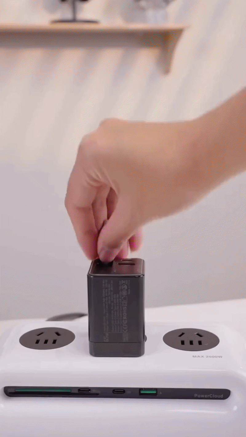 Rearup™ 65W Kendinden Kablolu 3 Portlu Hızlı Şarj Adaptörü